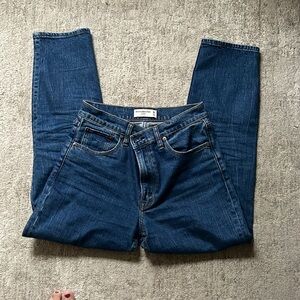 Abercrombie & Fitch The Mom High Rise Jeans
